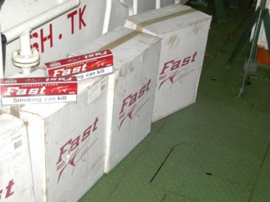 Mii de pachete cu ţigări de contrabandă, descoperite de câinele Napala